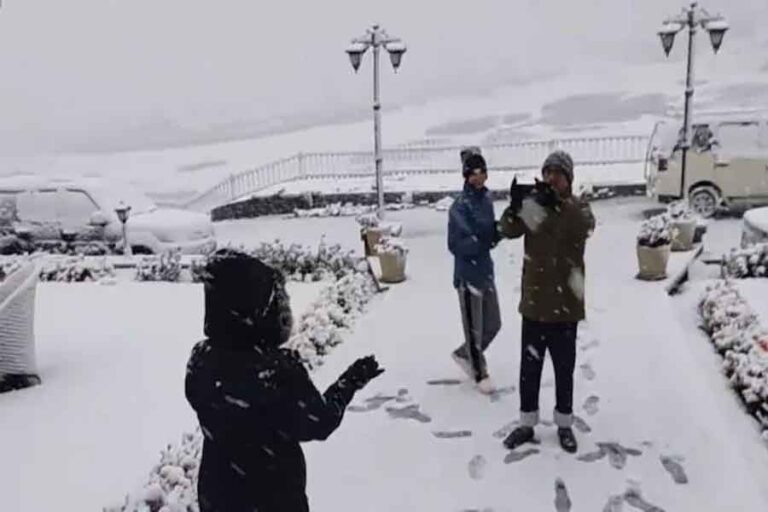 Kashmir snowfall 2022